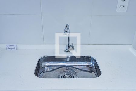 Sala, cozinha e área de serviço de apartamento para alugar com 2 quartos, 41m² em Vila Marina, São Paulo