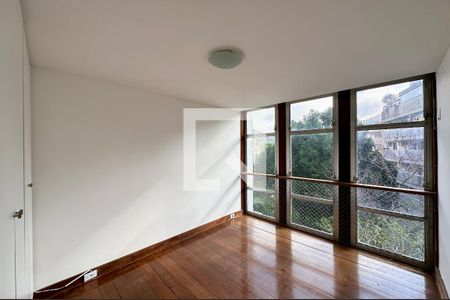 Quarto 1 de apartamento para alugar com 3 quartos, 118m² em Botafogo, Rio de Janeiro