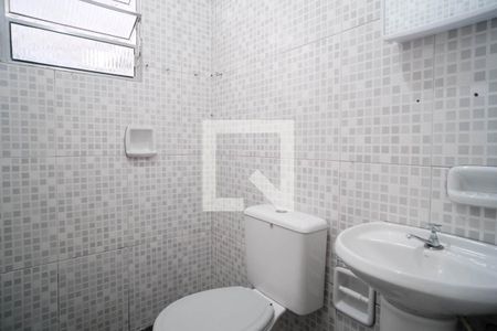 Banheiro de casa para alugar com 1 quarto, 50m² em Jardim Piratininga, São Paulo