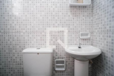 Banheiro de casa para alugar com 1 quarto, 50m² em Jardim Piratininga, São Paulo