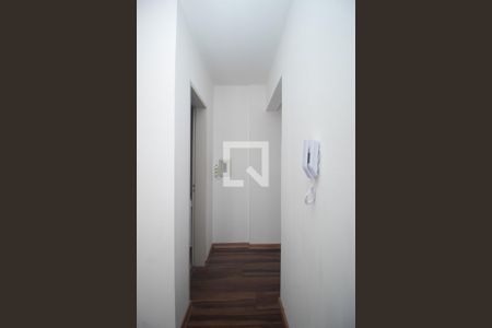 Corredor de apartamento para alugar com 2 quartos, 60m² em Cristal, Porto Alegre