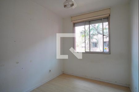 Quarto 1 de apartamento para alugar com 2 quartos, 54m² em Jardim Itu, Porto Alegre