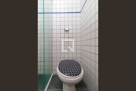 Banheiro de casa para alugar com 1 quarto, 40m² em Parque Maria Helena, São Paulo