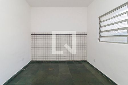 Quarto de casa para alugar com 1 quarto, 40m² em Parque Maria Helena, São Paulo
