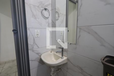 Banheiro de casa para alugar com 1 quarto, 45m² em Vila Prudente, São Paulo