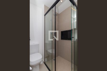 Banheiro  de kitnet/studio para alugar com 1 quarto, 16m² em Paraíso, São Paulo