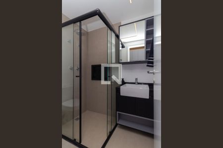 Banheiro  de kitnet/studio para alugar com 1 quarto, 16m² em Paraíso, São Paulo