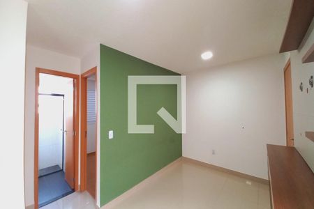 Sala de apartamento para alugar com 2 quartos, 43m² em Jardim Esmeraldina, Campinas