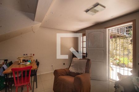 sala de casa à venda com 3 quartos, 120m² em Espírito Santo, Porto Alegre