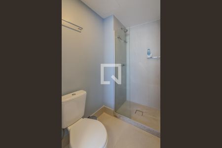 Banheiro de kitnet/studio à venda com 1 quarto, 27m² em Farroupilha, Porto Alegre