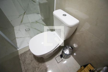 Apartamento à venda com 83m², 2 quartos e 1 vaga Apartamento à venda com 83m², 2 quartos e 1 vagaBanheiro