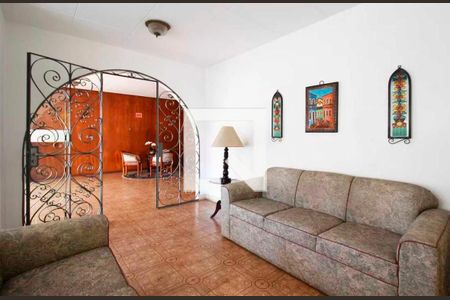 Apartamento à venda com 83m², 2 quartos e 1 vaga Apartamento à venda com 83m², 2 quartos e 1 vagaHall