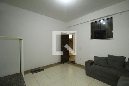Sala de kitnet/studio para alugar com 1 quarto, 35m² em Taquara, Rio de Janeiro