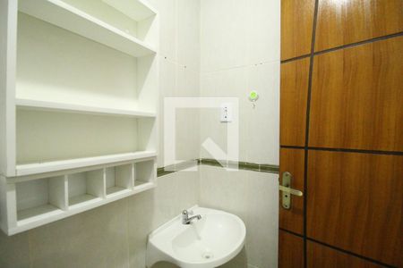 Banheiro de kitnet/studio para alugar com 1 quarto, 35m² em Taquara, Rio de Janeiro