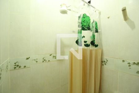 Banheiro de kitnet/studio para alugar com 1 quarto, 35m² em Taquara, Rio de Janeiro