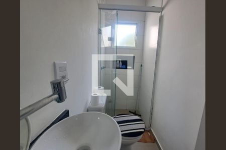 Banheiro da Suíte de casa à venda com 2 quartos, 72m² em Umuarama, Osasco
