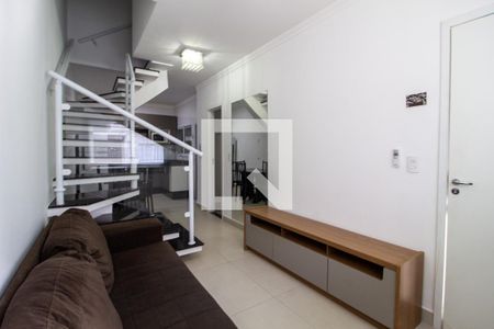 Sala de casa de condomínio para alugar com 2 quartos, 77m² em Chácaras Reunidas São Jorge, Sorocaba