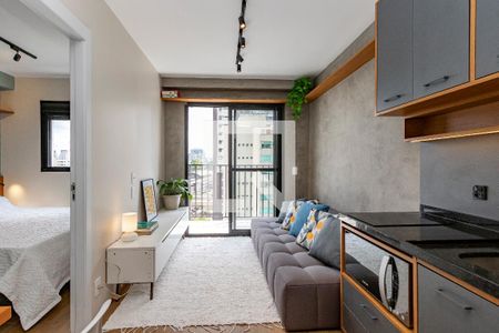 Sala/ Cozinha de apartamento para alugar com 1 quarto, 27m² em Campo Belo, São Paulo