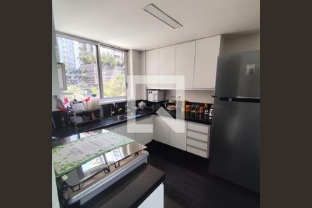 Apartamento à venda com 4 quartos, 151m² em Lourdes, Belo Horizonte