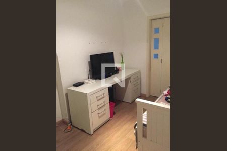 Casa de Condomínio à venda com 3 quartos, 250m² em Jardim Peri, São Paulo