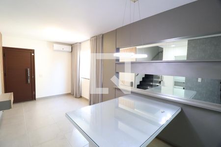 Sala de casa de condomínio para alugar com 3 quartos, 117m² em Jardim Inconfidência, Uberlândia