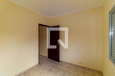 Quarto 2 de casa para alugar com 3 quartos, 108m² em Jardim Ivone, São Paulo