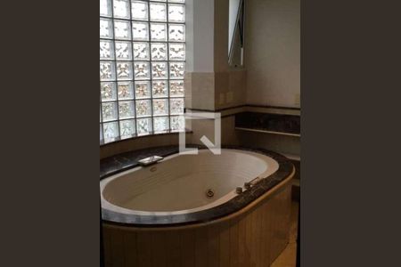 Casa à venda com 4 quartos, 750m² em Alphaville Residencial Dois, Barueri