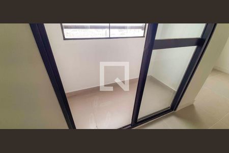 Sacada de apartamento à venda com 1 quarto, 24m² em Bonfim, Osasco