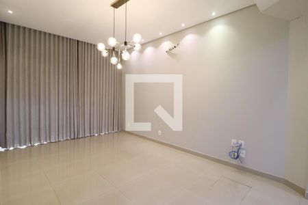 Sala de casa de condomínio para alugar com 3 quartos, 80m² em Aclimação, Uberlândia