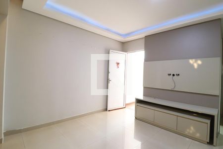 Sala de casa de condomínio para alugar com 3 quartos, 80m² em Aclimação, Uberlândia