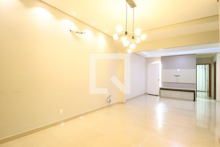 Sala de casa de condomínio para alugar com 3 quartos, 80m² em Aclimação, Uberlândia