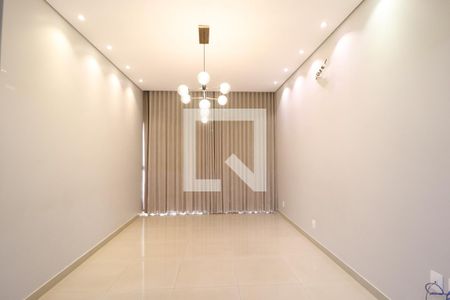 Sala de casa de condomínio para alugar com 3 quartos, 80m² em Aclimação, Uberlândia