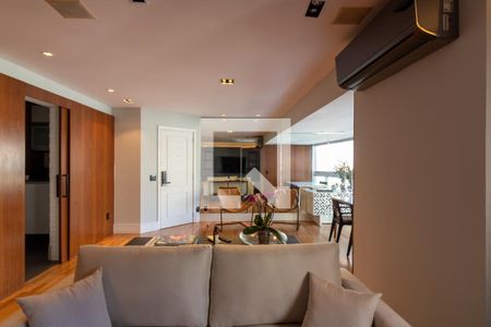 Sala de apartamento à venda com 2 quartos, 94m² em Vila Olímpia, São Paulo