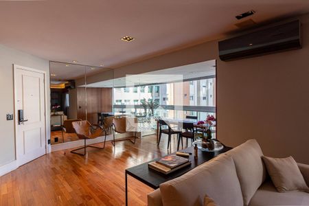 Sala de apartamento à venda com 2 quartos, 94m² em Vila Olímpia, São Paulo