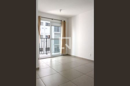 Sala  de apartamento para alugar com 2 quartos, 40m² em Jurubatuba, São Paulo