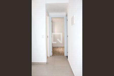 Corredor de apartamento para alugar com 2 quartos, 40m² em Jurubatuba, São Paulo