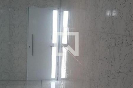 Foto 13 de casa à venda com 3 quartos, 210m² em Vila Nhocuné, São Paulo