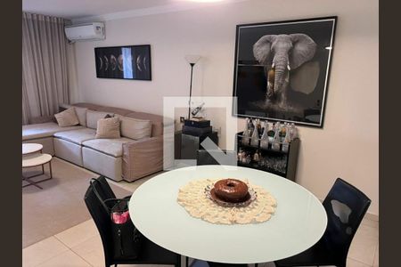 Casa à venda com 3 quartos, 144m² em Vila Carrão, São Paulo