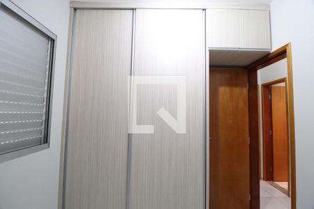 Quarto 1 de apartamento para alugar com 3 quartos, 73m² em Chácaras Tubalina E Quartel, Uberlândia
