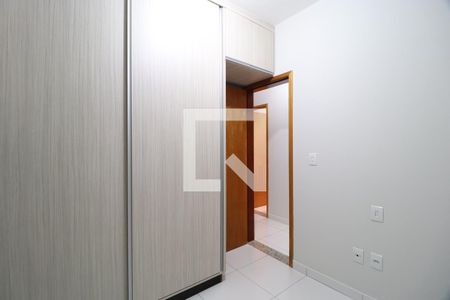 Quarto 1 de apartamento para alugar com 3 quartos, 73m² em Chácaras Tubalina E Quartel, Uberlândia