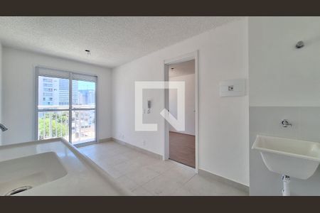 Sala/Cozinha/Área de serviço de apartamento à venda com 1 quarto, 27m² em Parque Industrial Tomas Edson, São Paulo