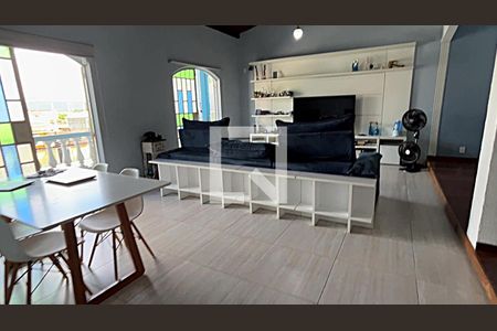 Sala de casa para alugar com 4 quartos, 400m² em Vila Valqueire, Rio de Janeiro