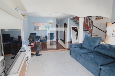 Sala de casa para alugar com 4 quartos, 400m² em Vila Valqueire, Rio de Janeiro