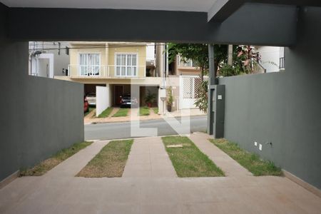 Casa de Condomínio para alugar com 3 quartos, 206m² em Jardim Nova Coimbra, Cotia