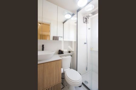 Banheiro de apartamento para alugar com 1 quarto, 30m² em Jardim Caravelas, São Paulo