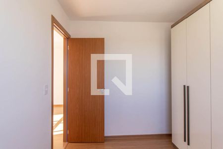 Quarto 1 de casa para alugar com 2 quartos, 44m² em Uberaba, Curitiba