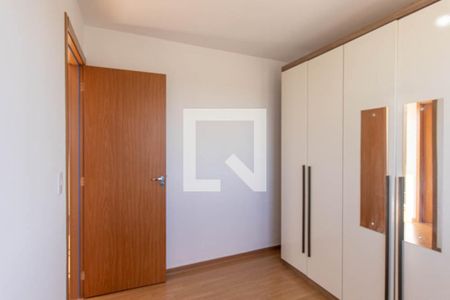Quarto 1 de casa para alugar com 2 quartos, 44m² em Uberaba, Curitiba