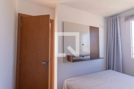 Quarto 2 de casa para alugar com 2 quartos, 44m² em Uberaba, Curitiba