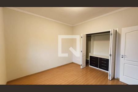 Casa de condomínio à venda com 400m², 4 quartos e 6 vagas Casa de condomínio à venda com 400m², 4 quartos e 6 vagasSuíte 4