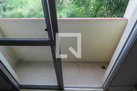 Varada da Sala de apartamento para alugar com 3 quartos, 57m² em Jardim Santa Teresinha, São Paulo